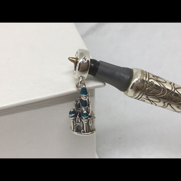 Pandora Disney Park WDW New Cinderella Castle - Picture 4 of 5